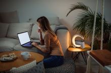 LED-Entspannungslampe Immax FLAMINGO mit QI-Aufladung, Wecker, RGB, USB-Ausgang, gold (8)